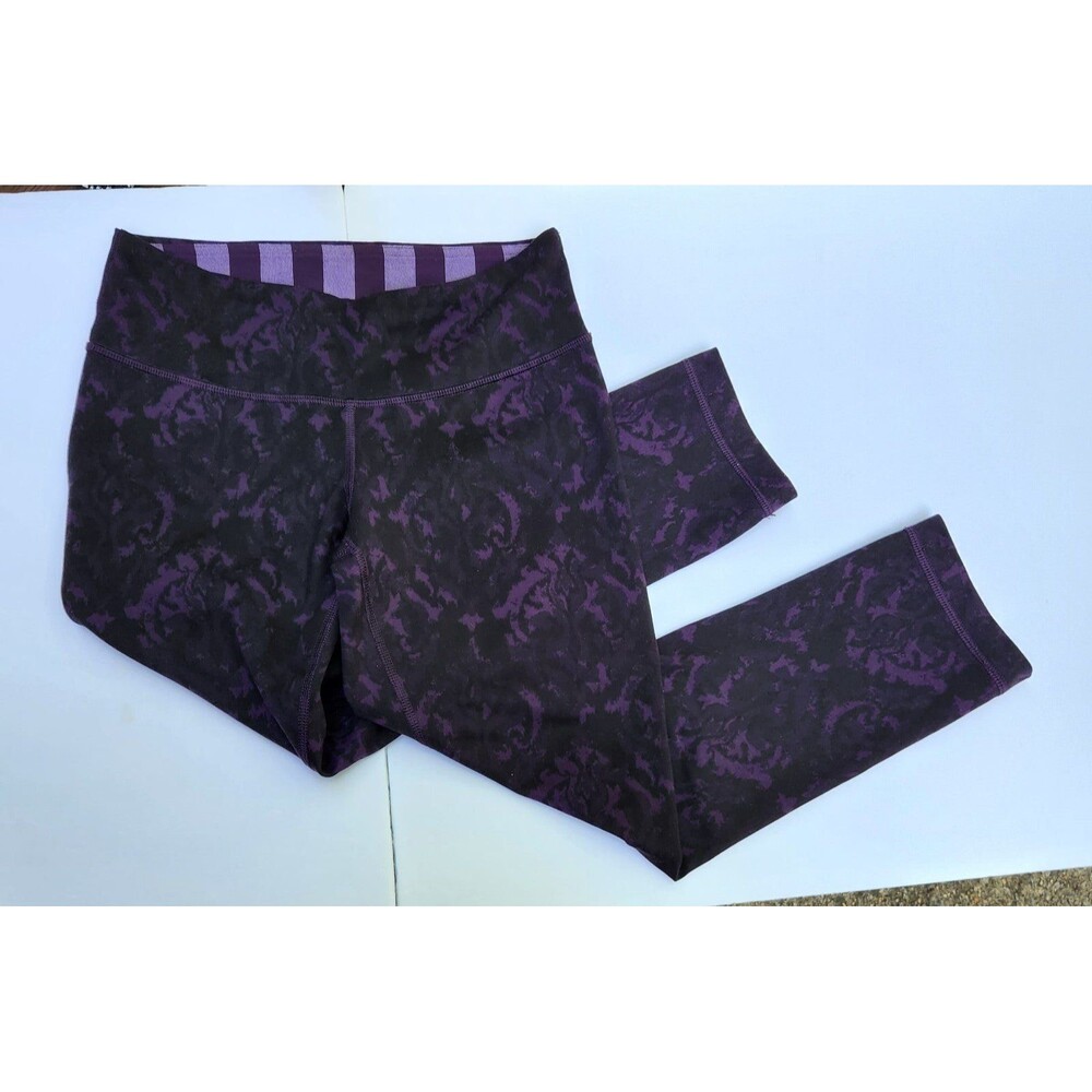 Lululemon Wunder Under Crop Zinfandel. Size (4)